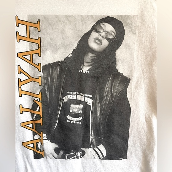 Urban Outfitters Aaliyah Vintage Tee - Picture 2 of 5